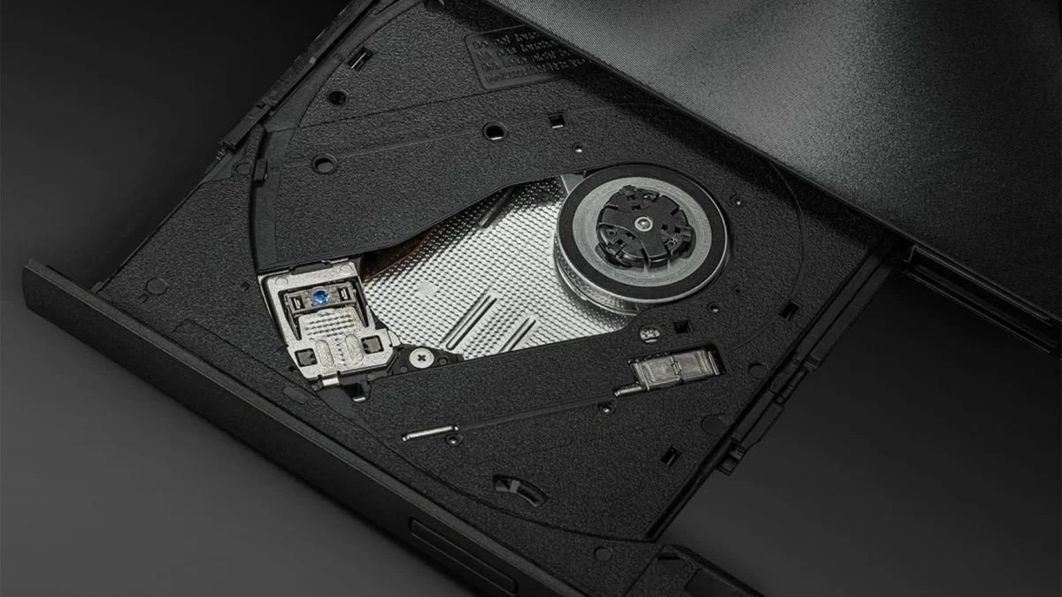 Tech Alert: Sophisticated Counterfeit Blu-ray Drives Flood Market, Targeting Retro Gaming Enthusiasts